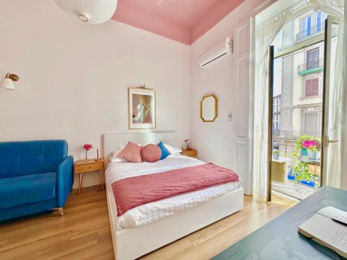 Carlo III Historic Family apartment 2 bathrooms Elevator Beautiful View Lovely Famous Square