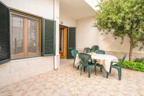 Αίθριο ή υπαίθριος χώρος στο Brezza Apartment Near The Sea - Happy Rentals