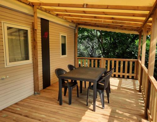 Balkoni atau teres di Camping Le Moulin des Effres