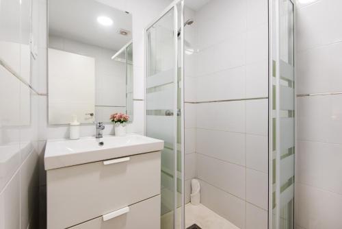 NEW STREET FANTASY 2 Center Apartment