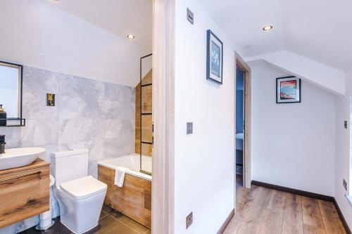 Ванная комната в James Court Complex - Sleeps 24
