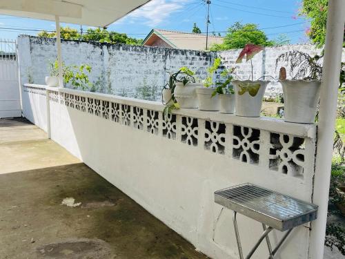 Μπαλκόνι ή βεράντα στο Durrani CozyHouse 5mins walk from the beach