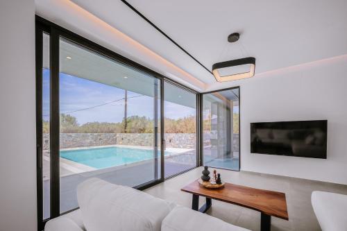 Villa Evi & Villa Eugenia - 3BD Luxury Villas by Temma Villas