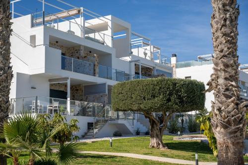 Ceñuela - Lush Haven by United Renters