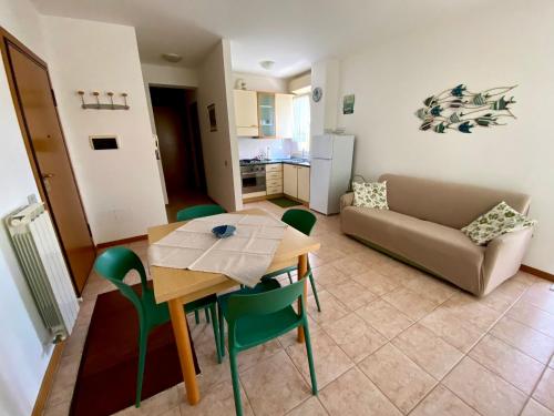 Kuchyň nebo kuchyňský kout v ubytování LILLY BEACH SENIGALLIA - Casa vacanze Lilly