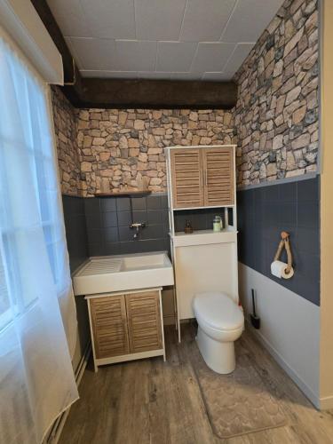 Kúpeľňa v ubytovaní AU DETOUR DU MONT Chambres d'hôtes