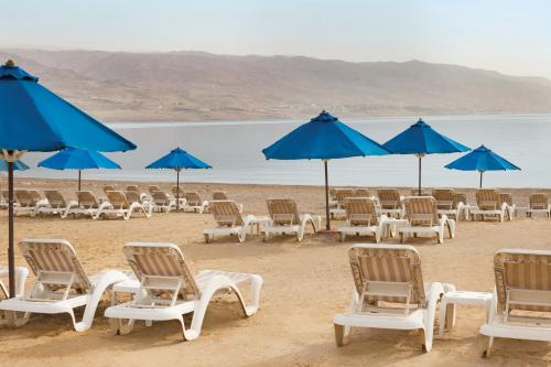 Gallery image of Ramada Resort Dead Sea in Sowayma