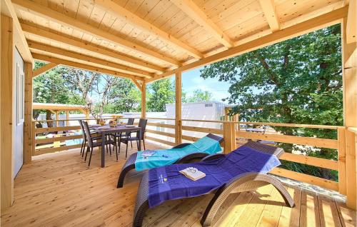 Μπαλκόνι ή βεράντα στο Cozy Stacaravan In Glavotok