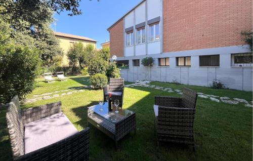 Taman di luar Beautiful Home In Porto Potenza Picena