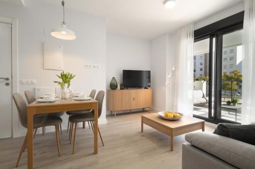 New cozy 2-bedroom apartment in Estepona center