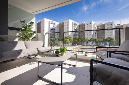 New cozy 2-bedroom apartment in Estepona center