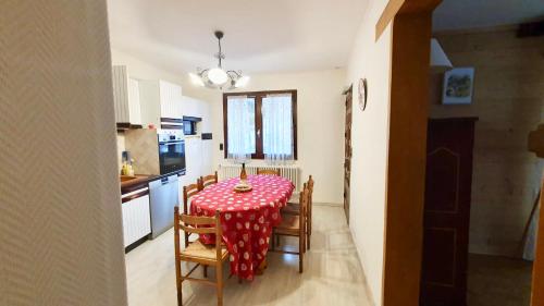 Photo de la galerie de l'établissement La Staulette - adapted PMR - Parking - CLG Savoie, à Queige