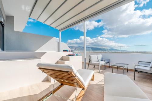 Elite Penthouse with Heated Pool and SkylineView