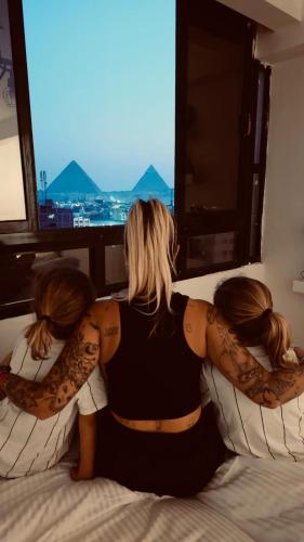 RaFeF Pyramids View Inn