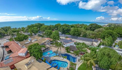 Bazén v ubytování Ramada by Wyndham Porto Seguro Praia nebo v jeho okolí