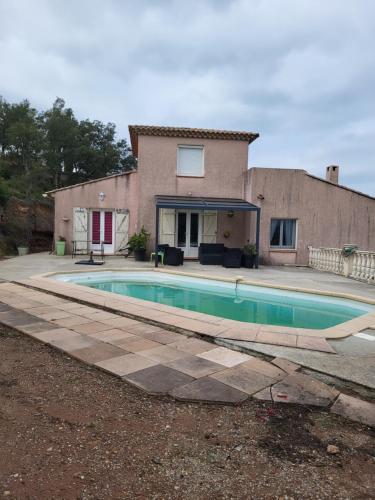 Villa proche massif des maures