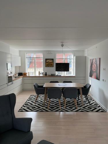 Foto CITY LUX APARTM, 2 FULL BATHROOMs, 2tv 5