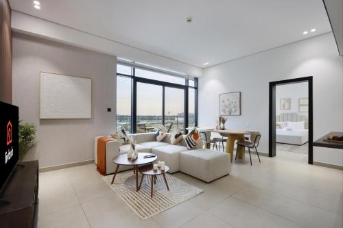 Livbnb-Stylish and Spacious 1BR Apartment with Private Balcony