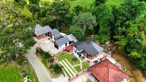 Casa Damai Janda Baik - RIVERVIEW TINY HOUSE