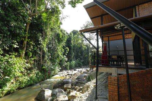 Casa Damai Janda Baik - RIVERVIEW TINY HOUSE