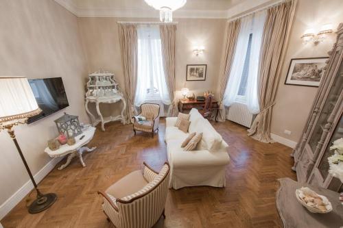 Leopoldo Luxurious Apartment - Daily refresh available
