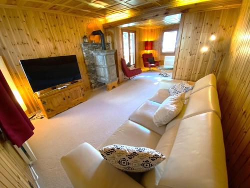 Alis - grosses Chalet, nahe Sportarena und Skilift, bis 9 Personen