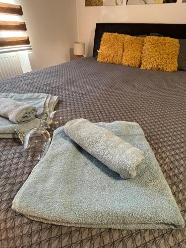 Ein Bett oder Betten in einem Zimmer der Unterkunft Vlasic Apartmani LENA