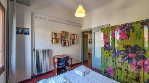 Ivy's Leaves, Value Flat in the Inner Chania City