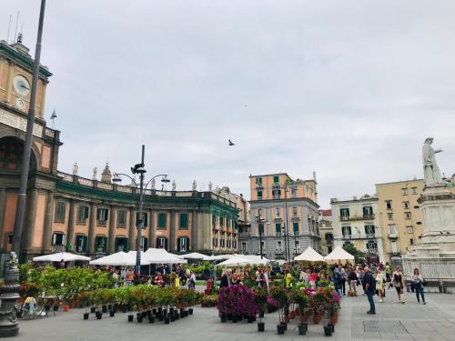 Nespecifikovaný výhled na destinaci Neapol nebo výhled na město při pohledu z penzionu