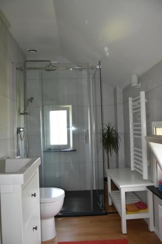 Koupelna v ubytování Mooi! Gula Huset