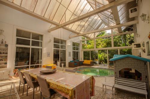 Πισίνα στο ή κοντά στο Chacara completa c Wifi, piscina, sauna, churrasq