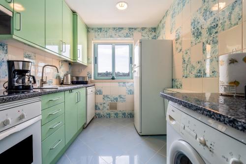 Una cocina o zona de cocina en Marina 4B 1D By RS