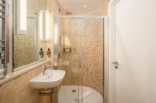 Destiny Scotland - St Andrew Square Apartments photo 28