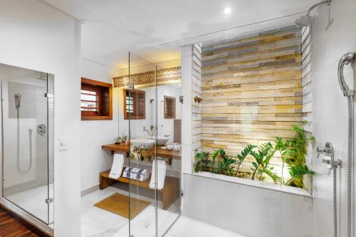 Phòng tắm tại Deluxe Villa Luz Do Mar - Suites Privativas
