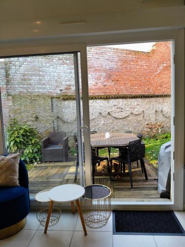 Χώρος καθιστικού στο Maison avec jardin, calme et ensoleillée à 2 minutes du centre-ville