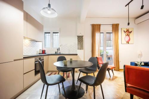 Stylish Apartment in Thissio l Dedicated Workspace