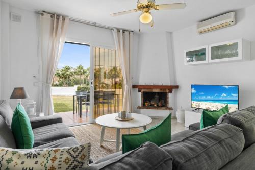 Super cozy apartment in Calahonda by Costarentals - Ref 124