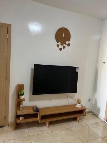 Soufi houseにあるテレビまたはエンターテインメントセンター