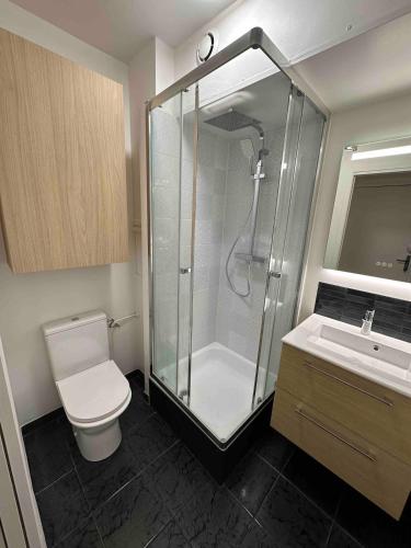 O baie la Studio neuf tout équipé - Calme - Proche centre ville - Parking gratuit