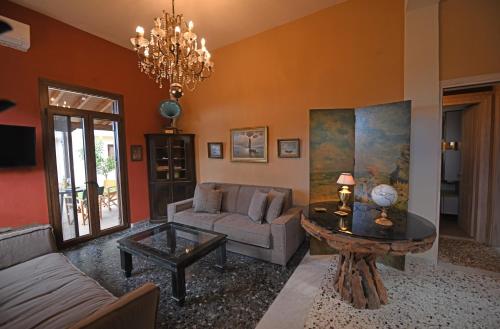 A seating area at Villa Sophia