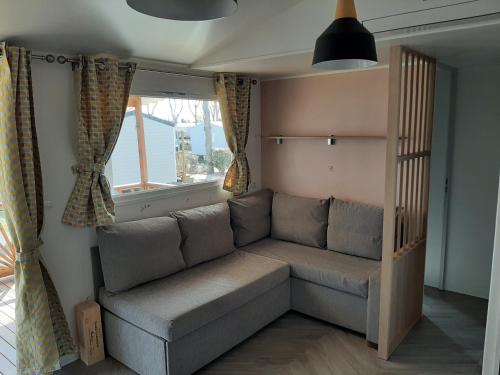 Photo de la galerie de l'établissement Mobil home climatisé 6 personnes 36 m2 camping 4 étoiles, à Sérignan