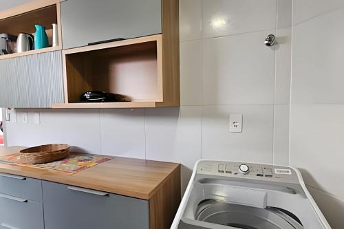 Kuchyň nebo kuchyňský kout v ubytování ACONCHEGO em Ponta de Campina, 3 Quartos + Garagem