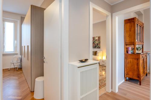 Modern Apt for 4 in Historical Building - Duomo View