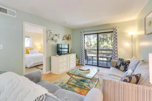 Walk to Beach: Hilton Head Condo w/ Pool Access photo 1