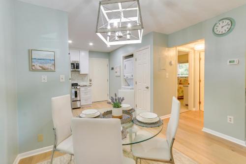 Walk to Beach: Hilton Head Condo w/ Pool Access photo 14
