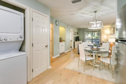 Walk to Beach: Hilton Head Condo w/ Pool Access photo 18