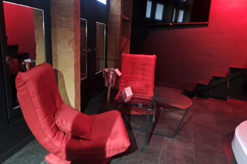 Photo de la galerie de l'établissement Romantic Jacuzzi room in the heart of Vieux Lyon, à Lyon