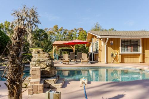 Kolam renang di atau dekat dengan Country Ranch Retreat