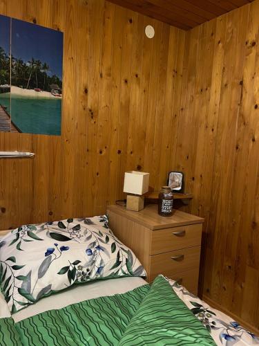 Ένα ή περισσότερα κρεβάτια σε δωμάτιο στο Cosy apartment in Ljubljana