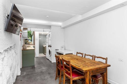Kuchyň nebo kuchyňský kout v ubytování Nest on Newcastle - N3